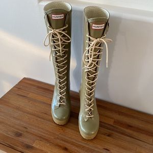 Rare ! Hunter heeled rain boots. Size 8.5-9